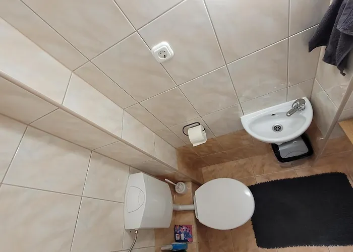 Apartment 3 Barat Kehidakustány