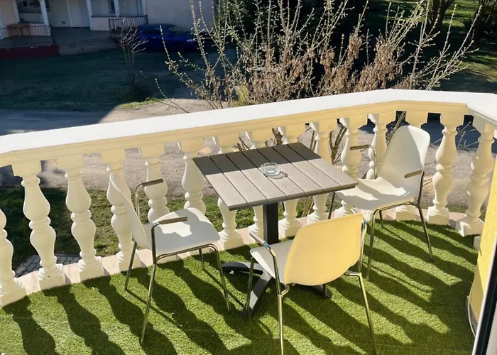 3 Barat Apartment Kehidakustány